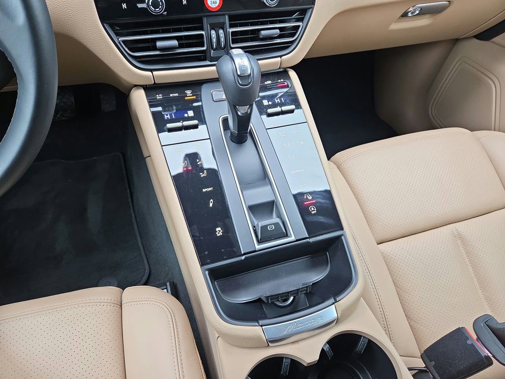 Certified 2023 Porsche Macan S image 14