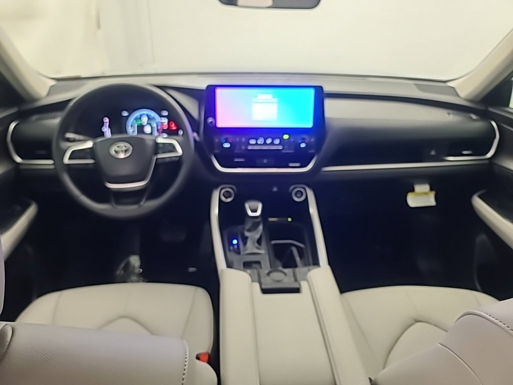 Used 2026 Toyota Grand Highlander AWD image 24
