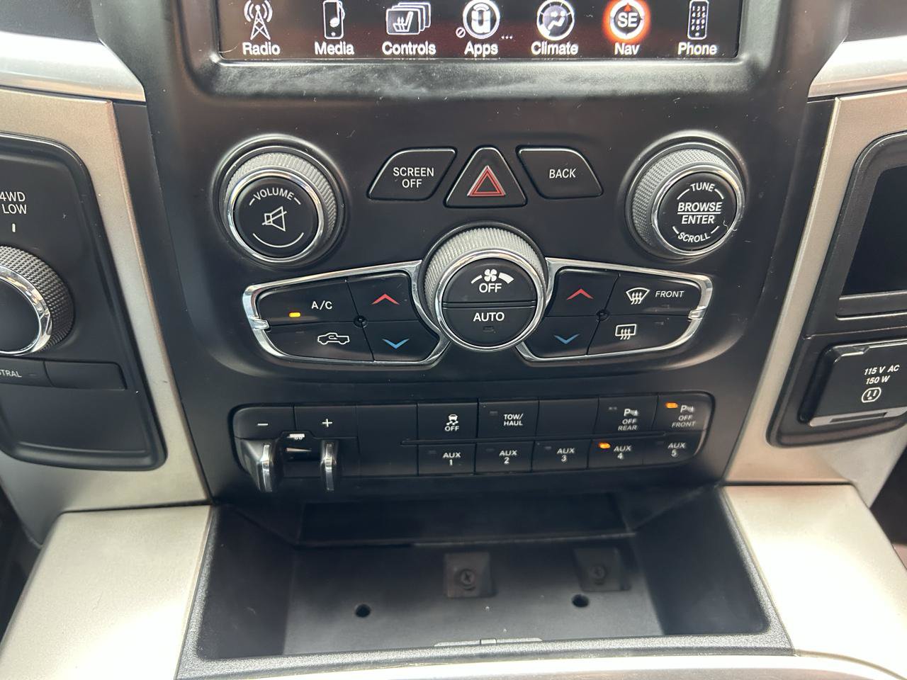 Used 2017 RAM 2500 Big Horn w/ Sport Appearance Group AWD/4WD image 25