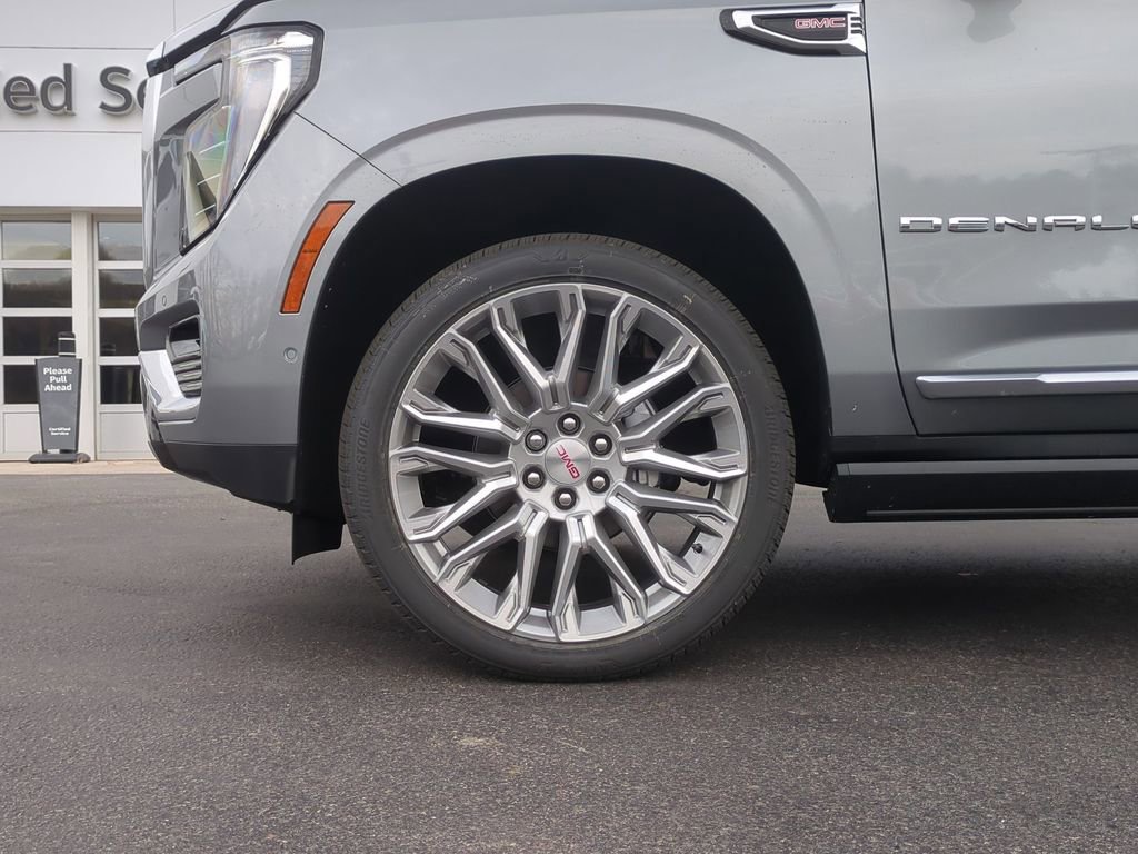 New 2026 GMC Yukon XL Denali w/ Denali Reserve Package AWD/4WD image 16