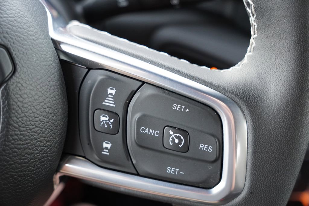 Certified 2025 Jeep Wrangler Unlimited Sahara w/ Safety Group image 32