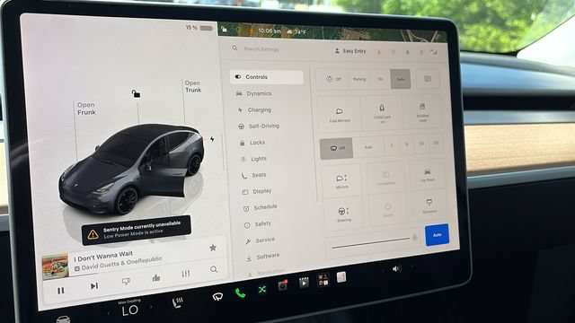 Used 2023 Tesla Model Y Performance AWD/4WD image 17