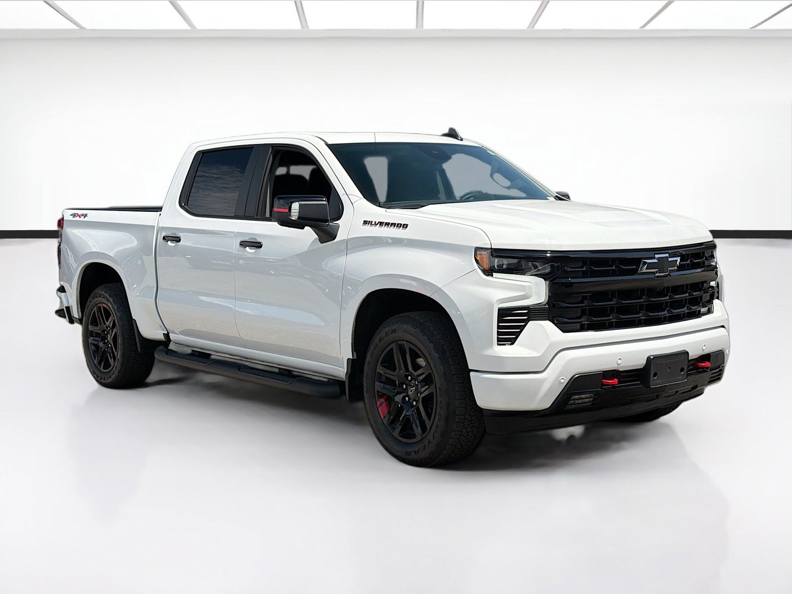 Used 2025 Chevrolet Silverado 1500 RST w/ Redline Edition AWD/4WD image 3