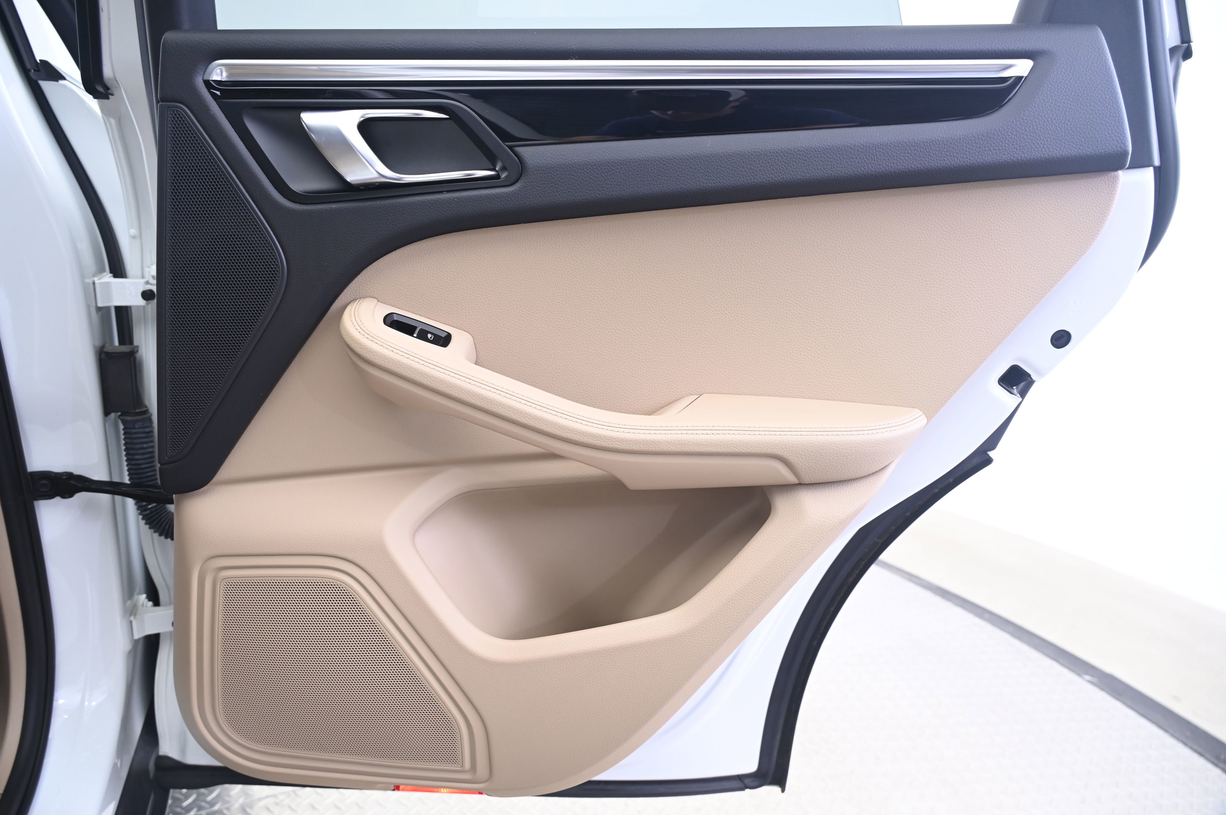 Used 2019 Porsche Macan image 16