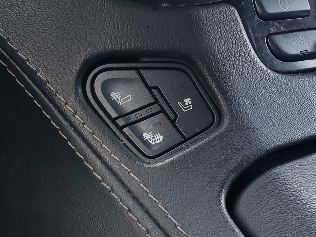 Used 2018 Chevrolet Tahoe Premier AWD/4WD image 4