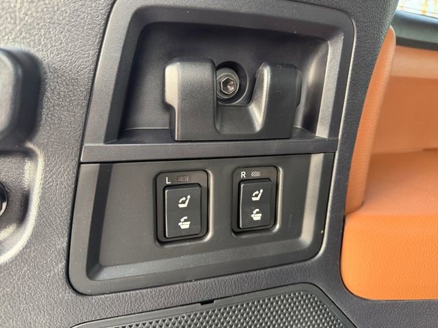 Used 2014 Toyota Sequoia Platinum image 46