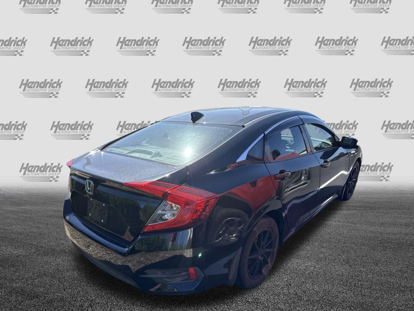 Used 2018 Honda Civic EX image 10
