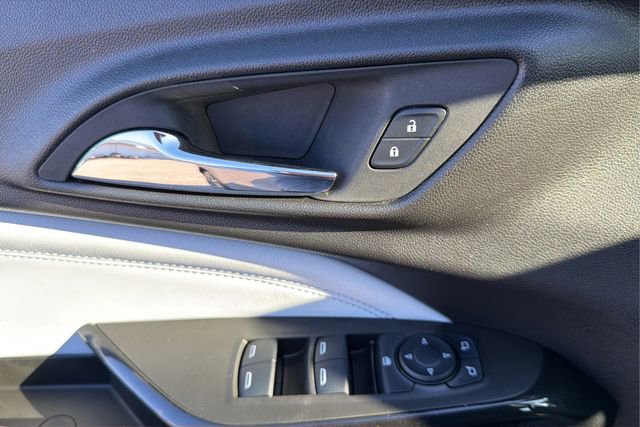 Certified 2025 Chevrolet Trax LT w/ Driver Confidence Package image 35