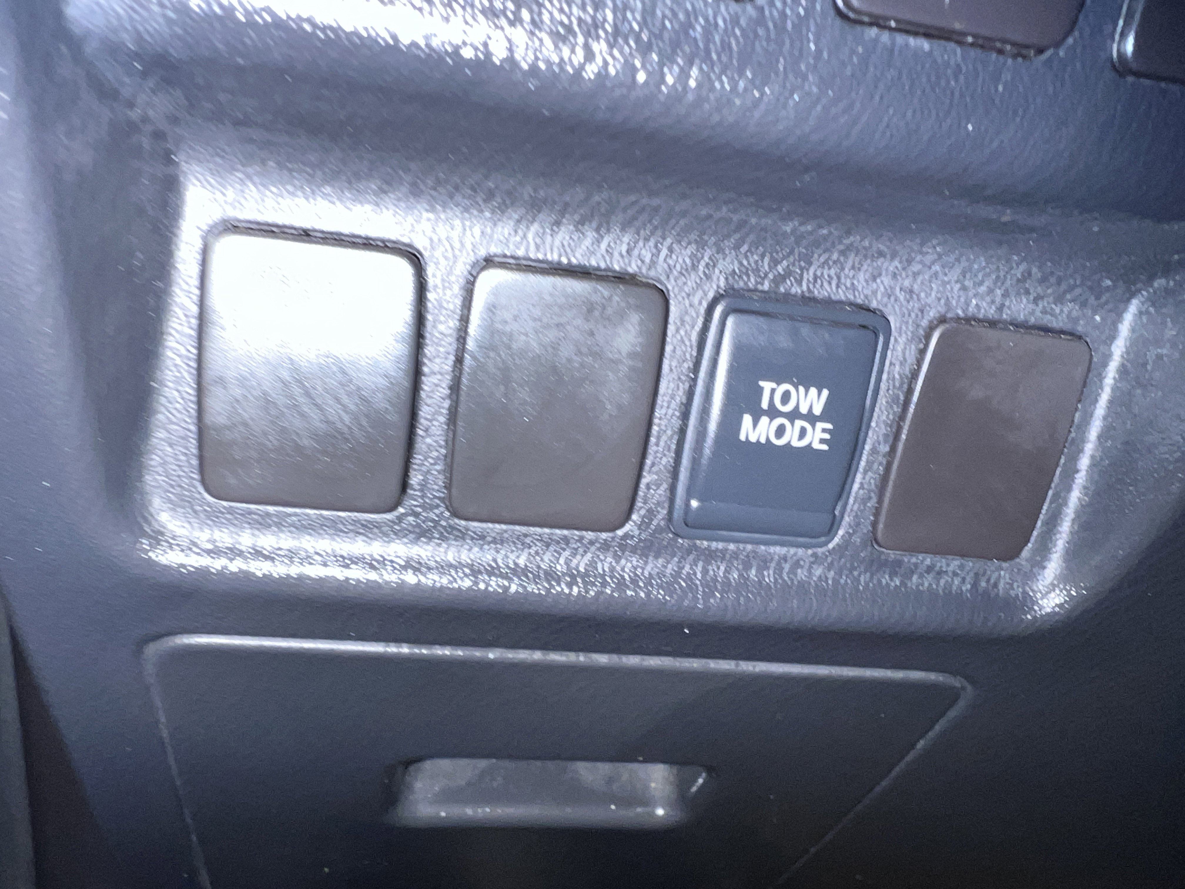 Used 2015 Nissan Pathfinder SV image 39