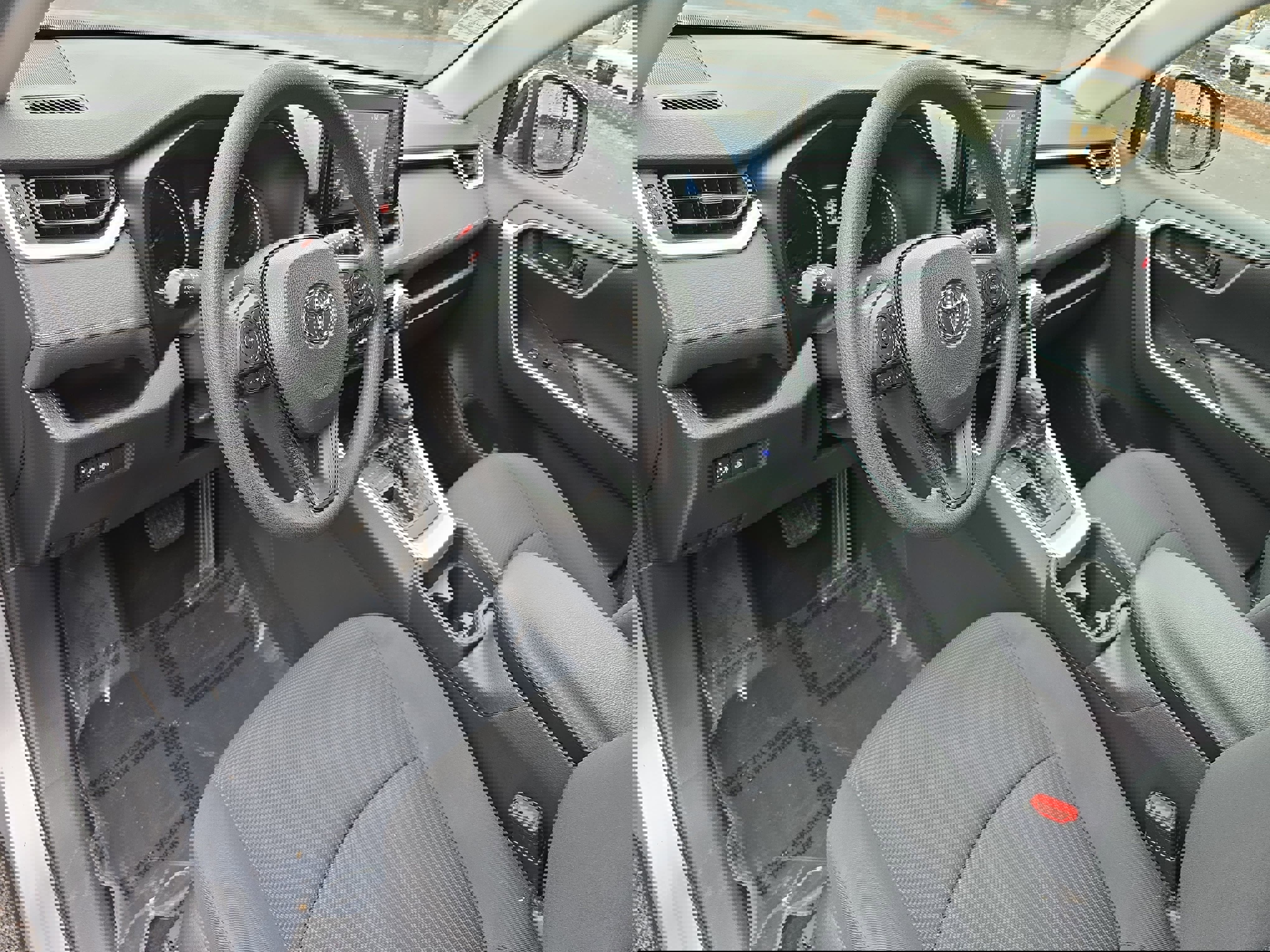 Used 2019 Toyota RAV4 LE image 15