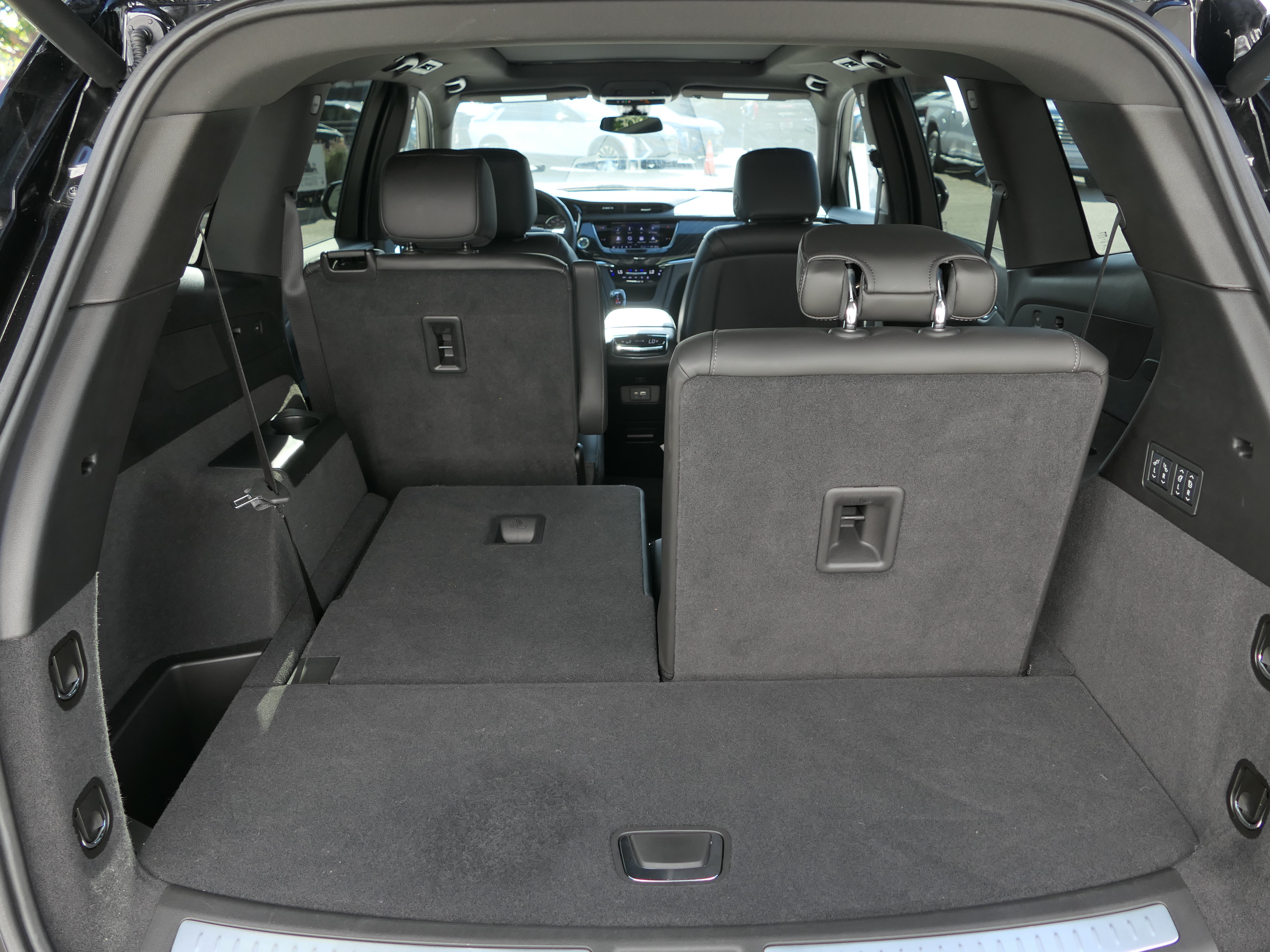 New 2025 Cadillac XT6 Premium Luxury FWD image 24