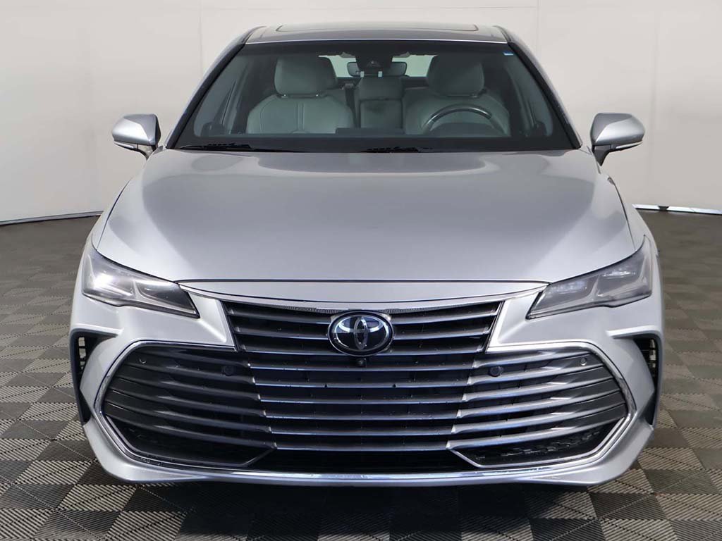 Used 2019 Toyota Avalon Limited image 15