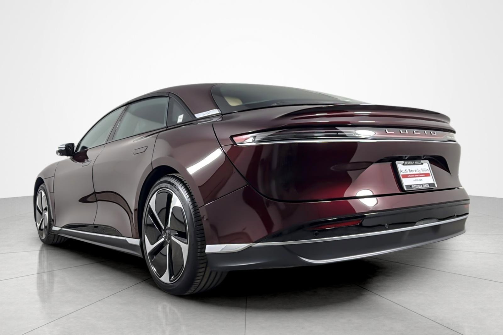 Used 2025 Lucid Air Grand Touring image 3