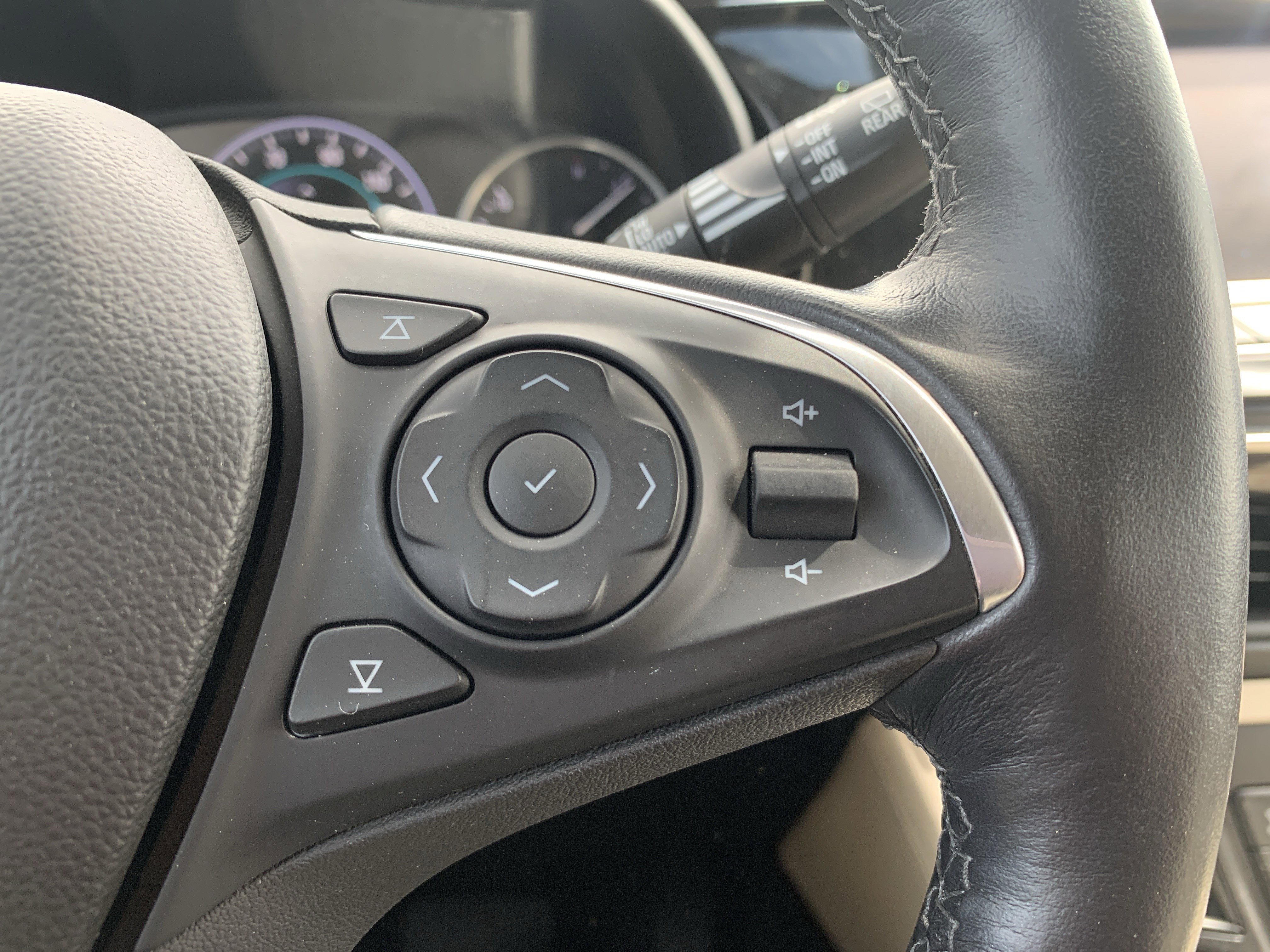 Used 2020 Buick Envision Premium w/ Driver Confidence Package image 20