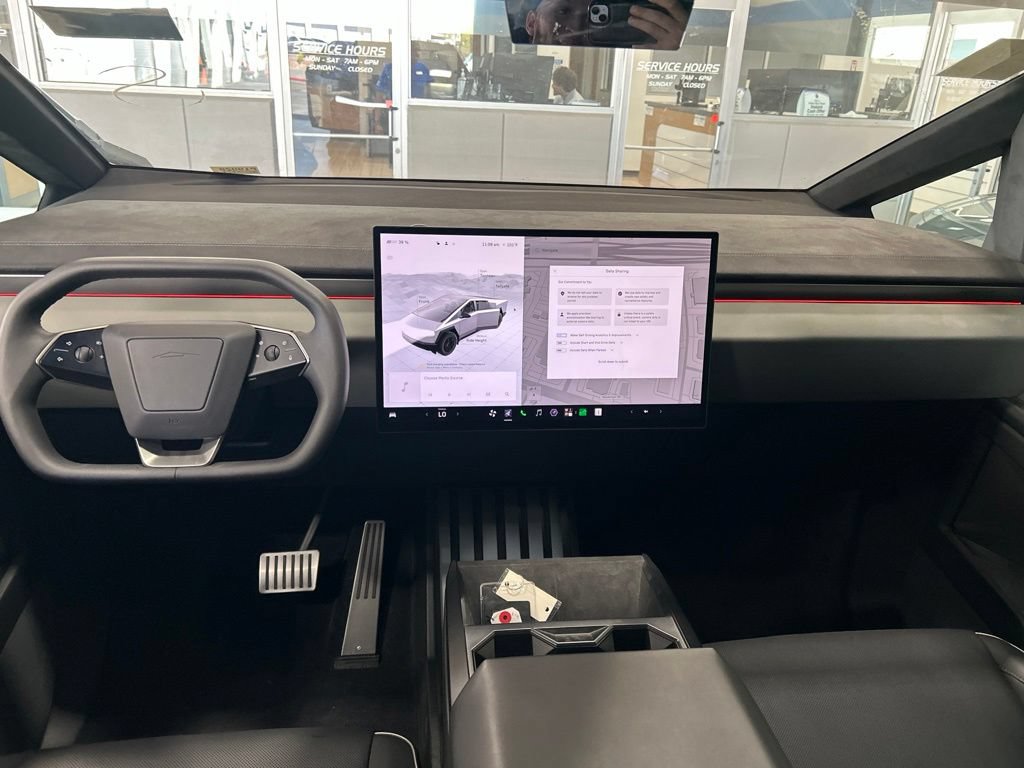 Used 2025 Tesla Cybertruck Cyberbeast AWD/4WD image 5