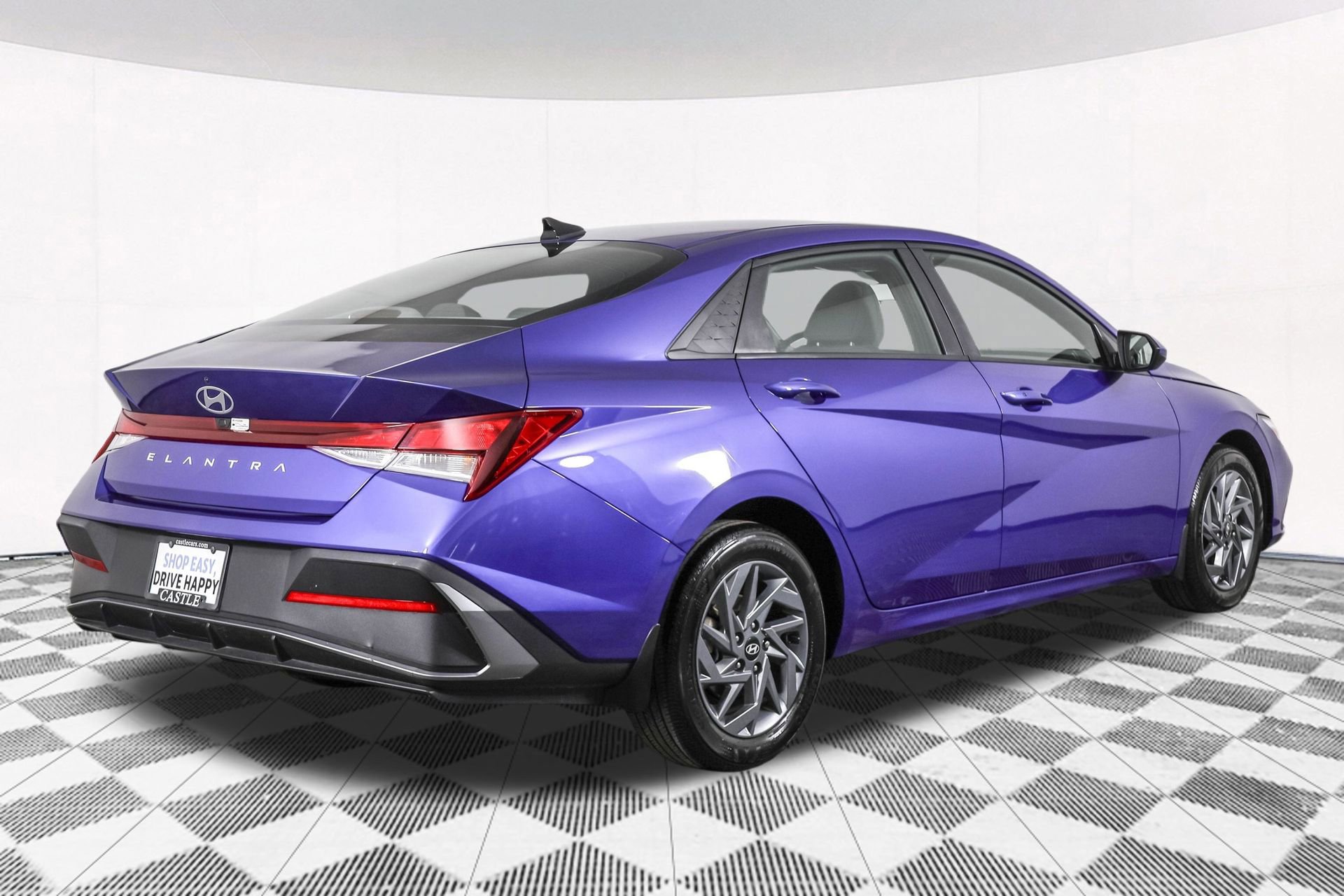 Used 2024 Hyundai Elantra SEL image 14