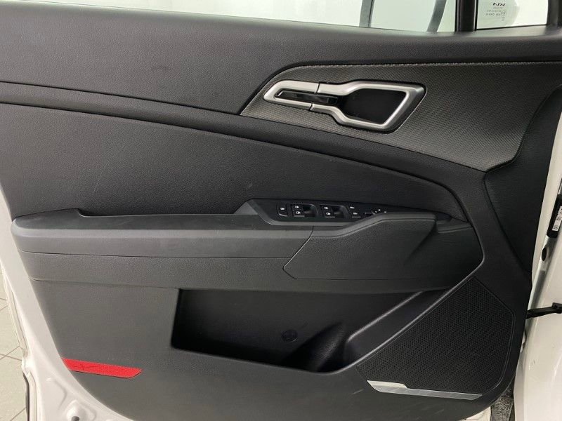 Used 2024 Kia Sportage LX image 31