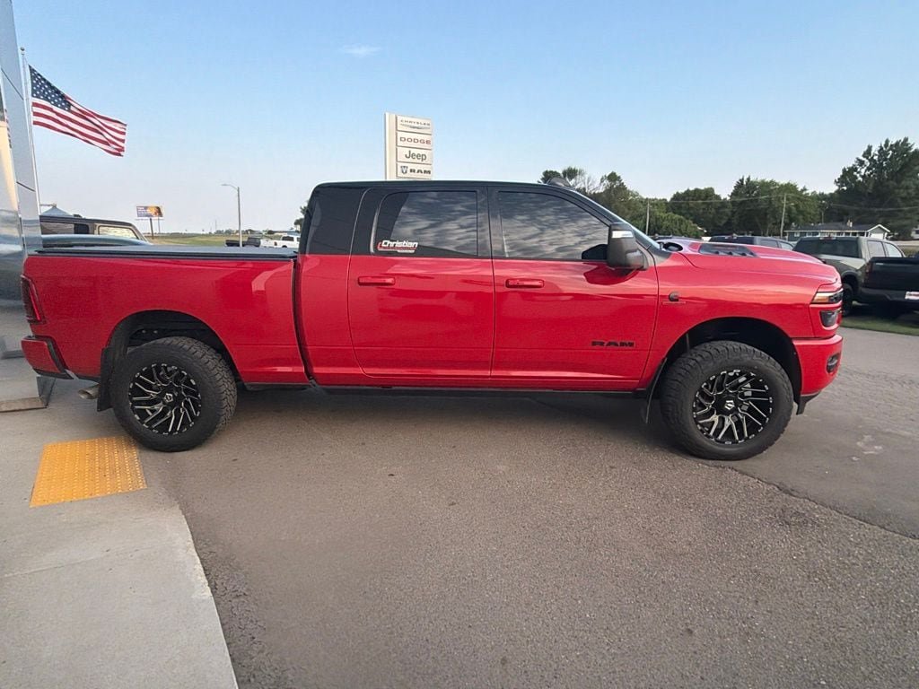 Used 2026 RAM 2500 Laramie AWD/4WD image 4