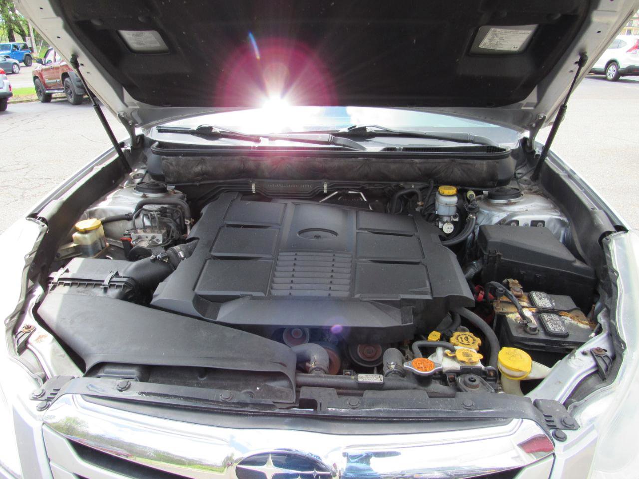 Used 2012 Subaru Outback 3.6R Limited AWD/4WD image 15