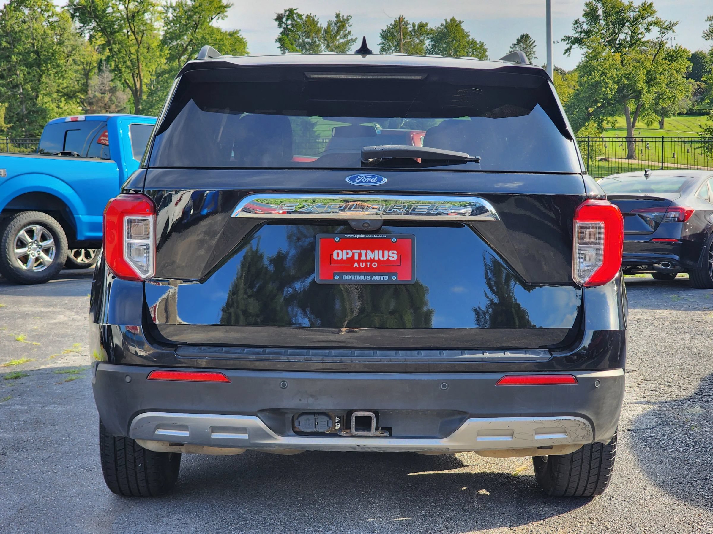 Used 2020 Ford Explorer XLT w/ Equipment Group 202A AWD/4WD image 6