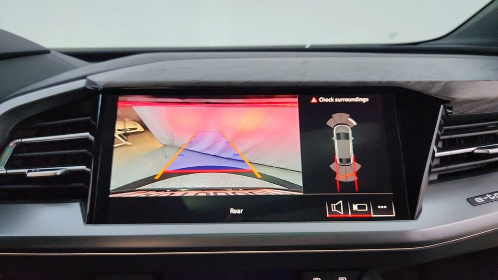 Used 2024 Audi Q4 e-tron Premium w/ Convenience Package image 31