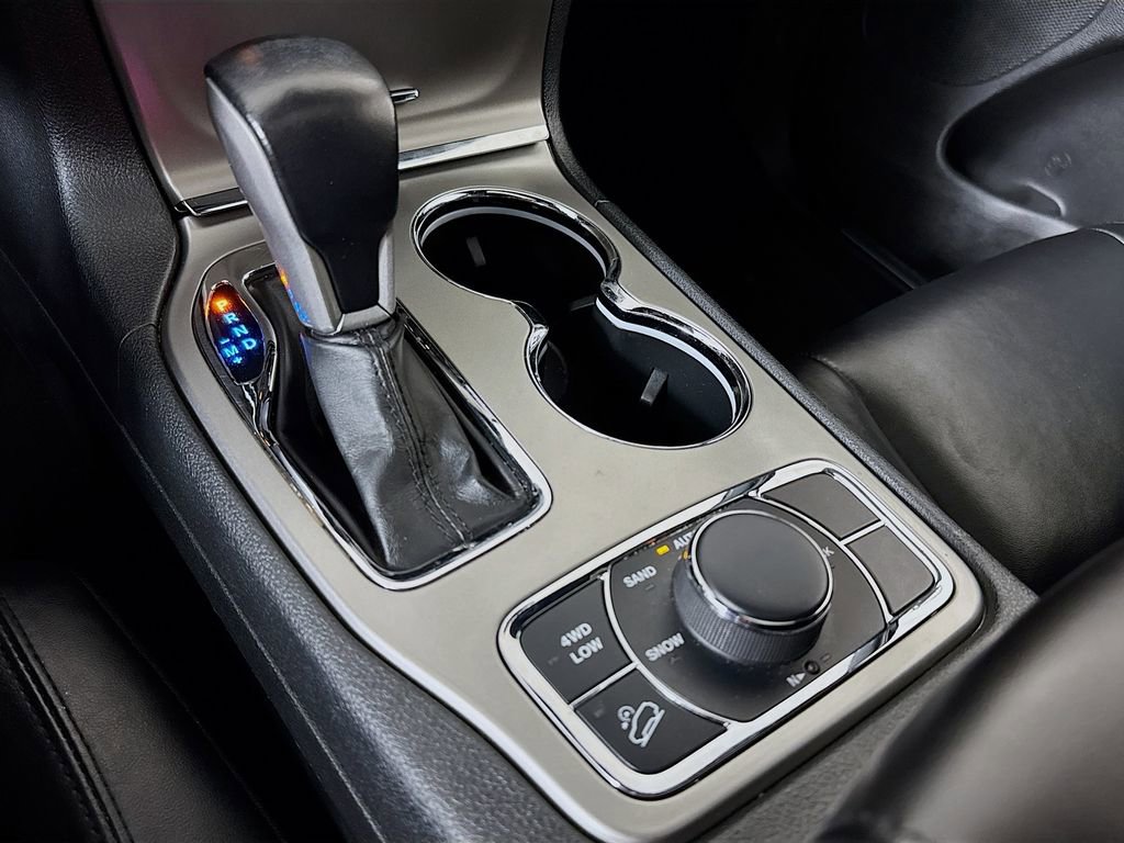 Used 2020 Jeep Grand Cherokee Limited image 16