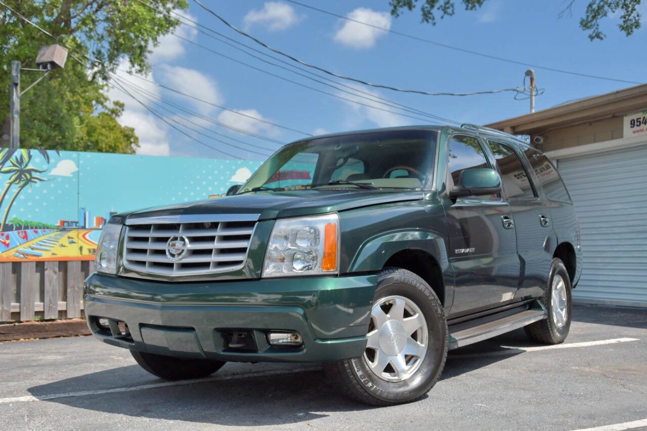 Used 2002 Cadillac Escalade AWD image 1