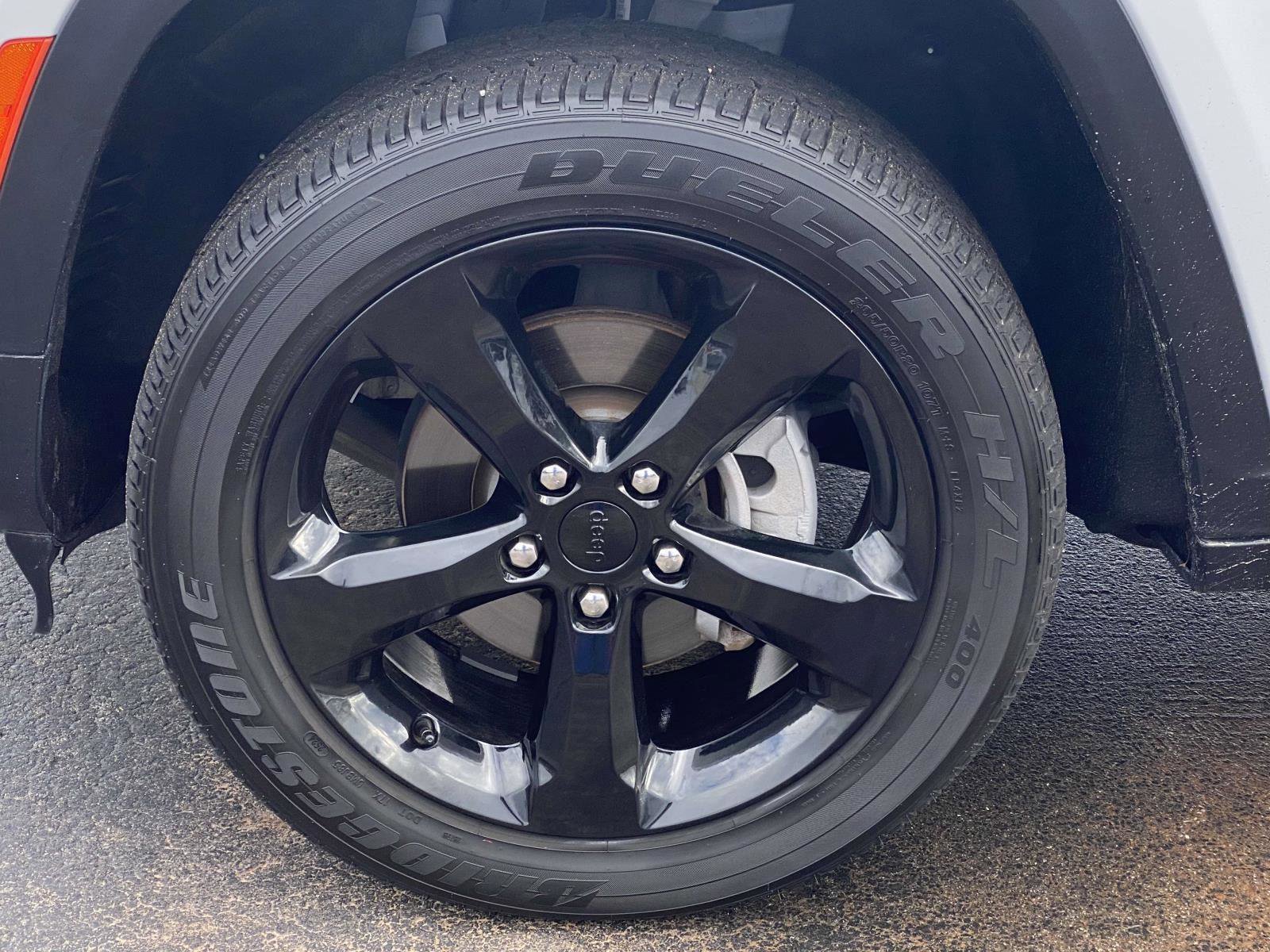 Certified 2024 Jeep Grand Cherokee Altitude image 25