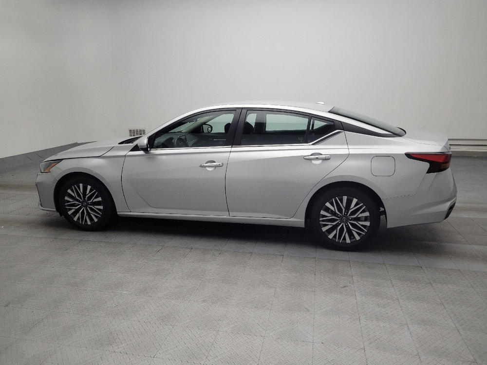 Used 2023 Nissan Altima 2.5 SV image 3