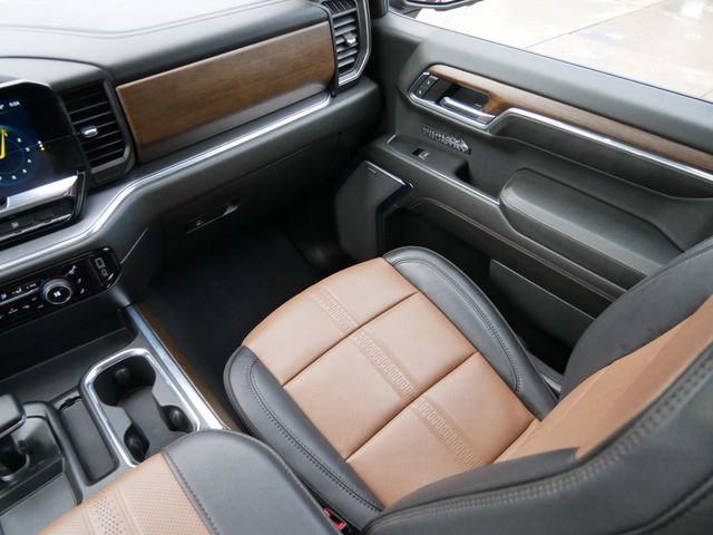 Used 2024 Chevrolet Silverado 1500 High Country image 11