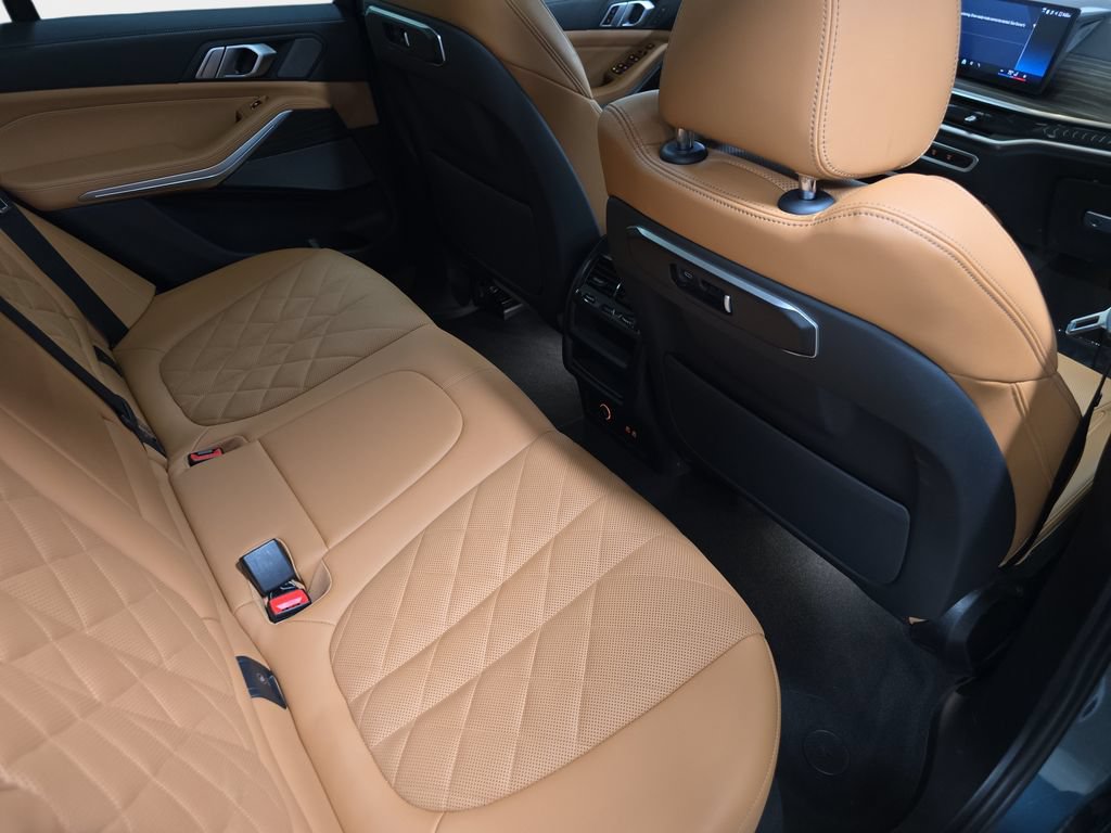 Used 2024 BMW X5 xDrive40i w/ Premium Package AWD/4WD image 13