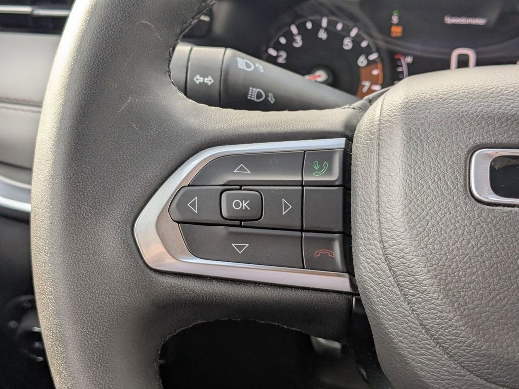 Used 2025 Jeep Compass Limited AWD/4WD image 16
