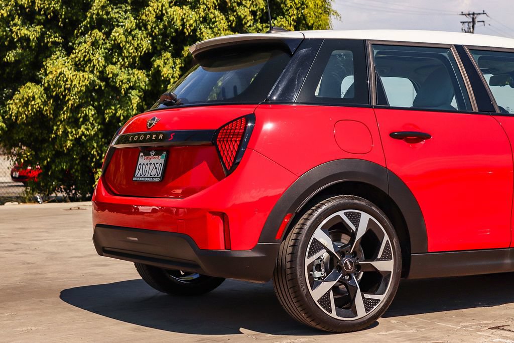 Used 2025 MINI Cooper S FWD image 12