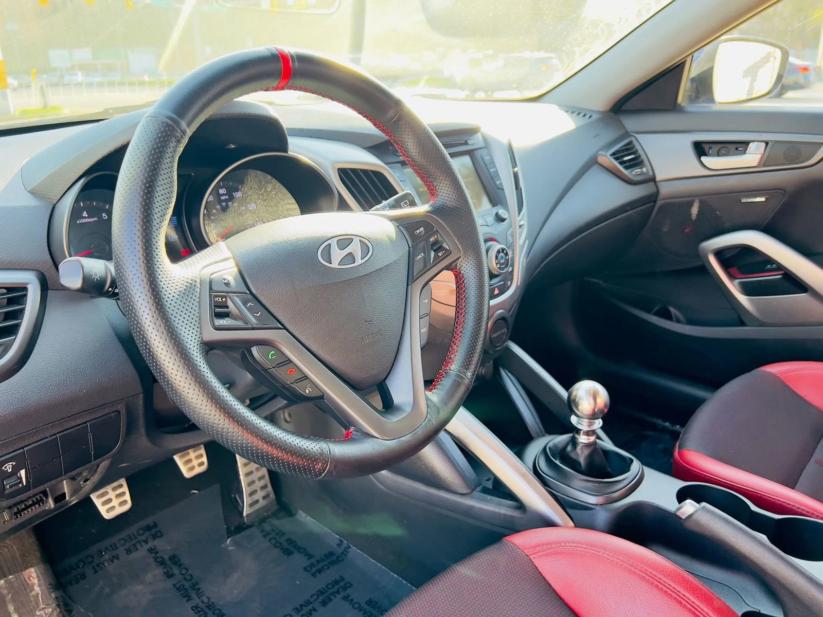 Used 2014 Hyundai Veloster Turbo R-Spec image 24