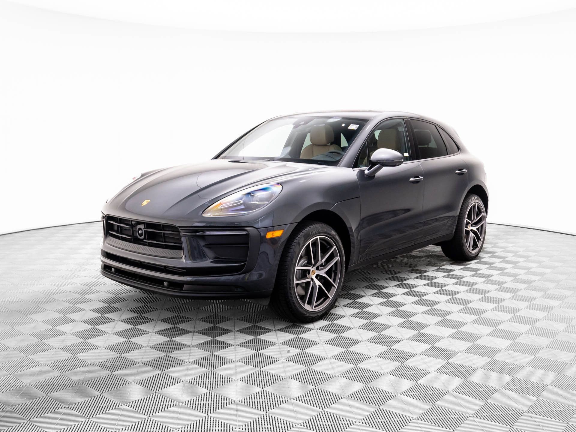 Certified 2026 Porsche Macan image 1