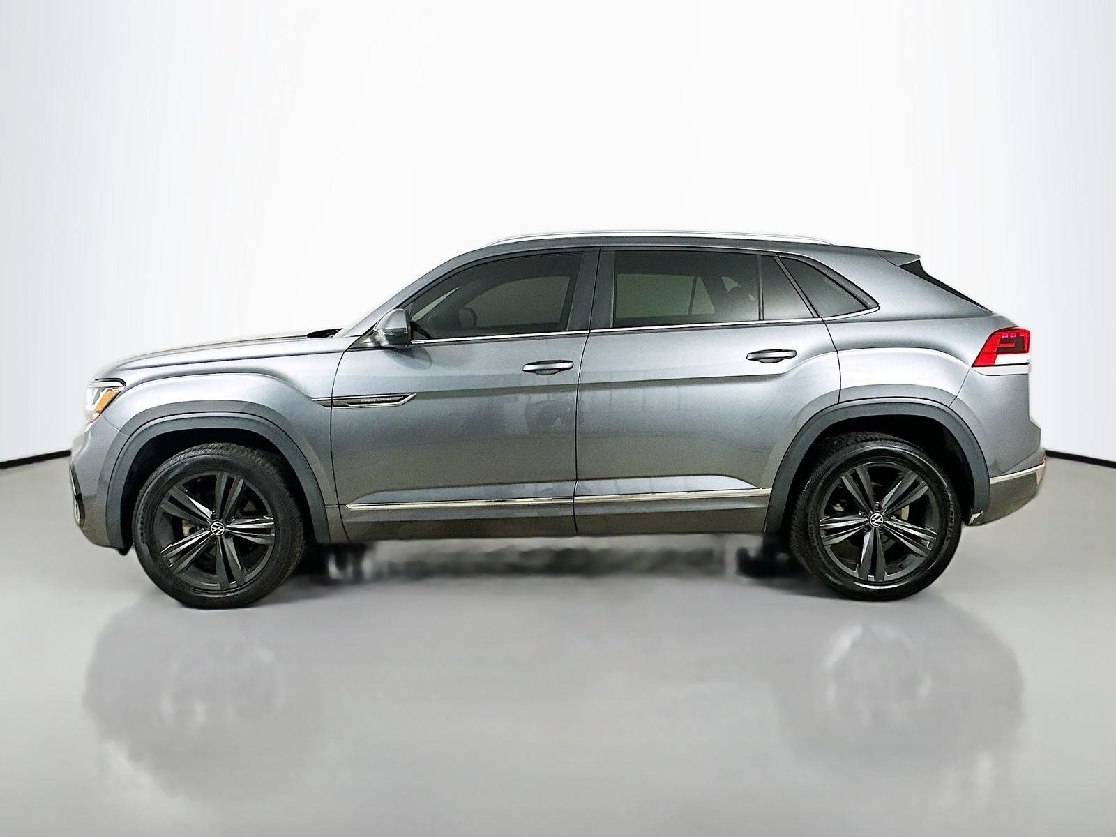 Used 2020 Volkswagen Atlas Cross Sport SE w/ Panoramic Sunroof Package AWD/4WD image 8