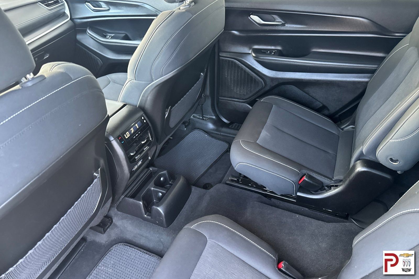 Used 2023 Jeep Grand Cherokee L Laredo w/ Trailer Tow Group (B) image 13