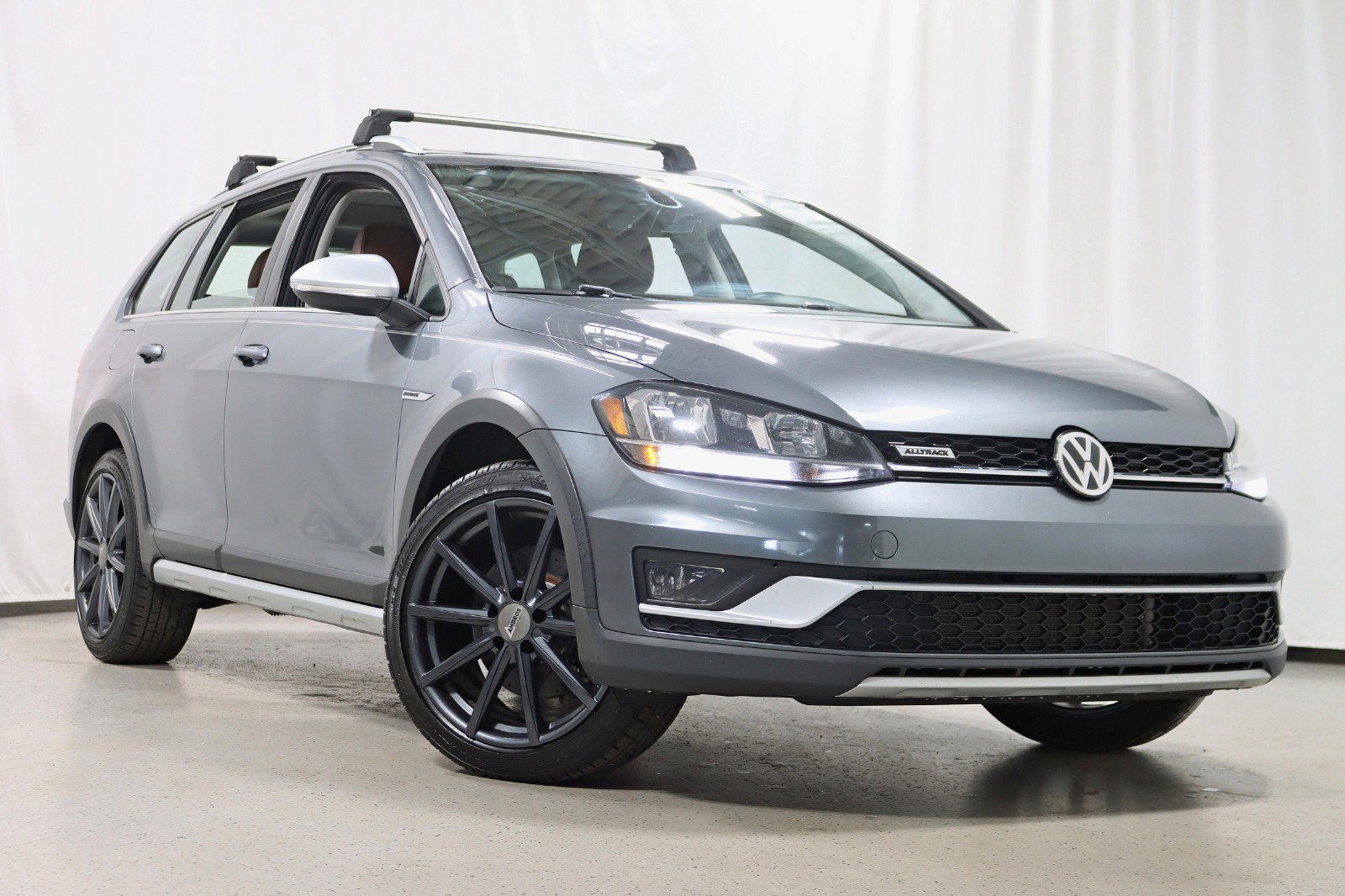 Used 2019 Volkswagen Golf Alltrack SE image 7