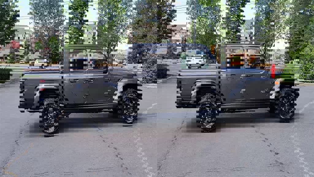 New 2025 Jeep Gladiator Sport image 9