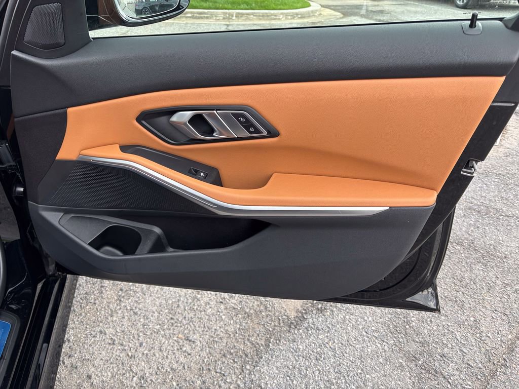 Certified 2022 BMW 330i xDrive Sedan w/ Driving Assistance Package AWD/4WD image 36