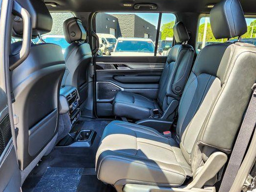 New 2026 Jeep Grand Wagoneer Limited AWD/4WD image 11