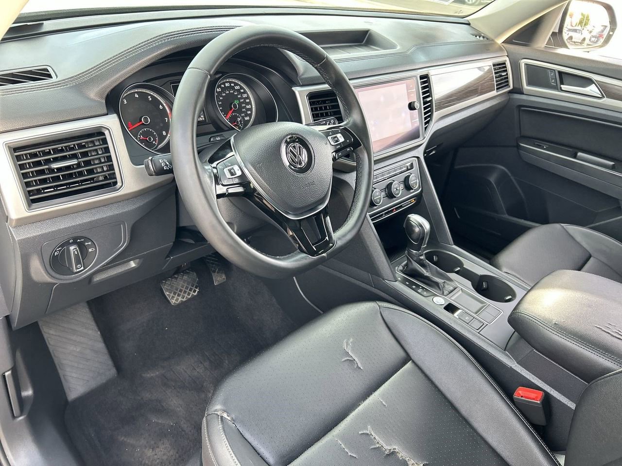 Used 2019 Volkswagen Atlas SE w/ Panoramic Sunroof Package FWD image 15