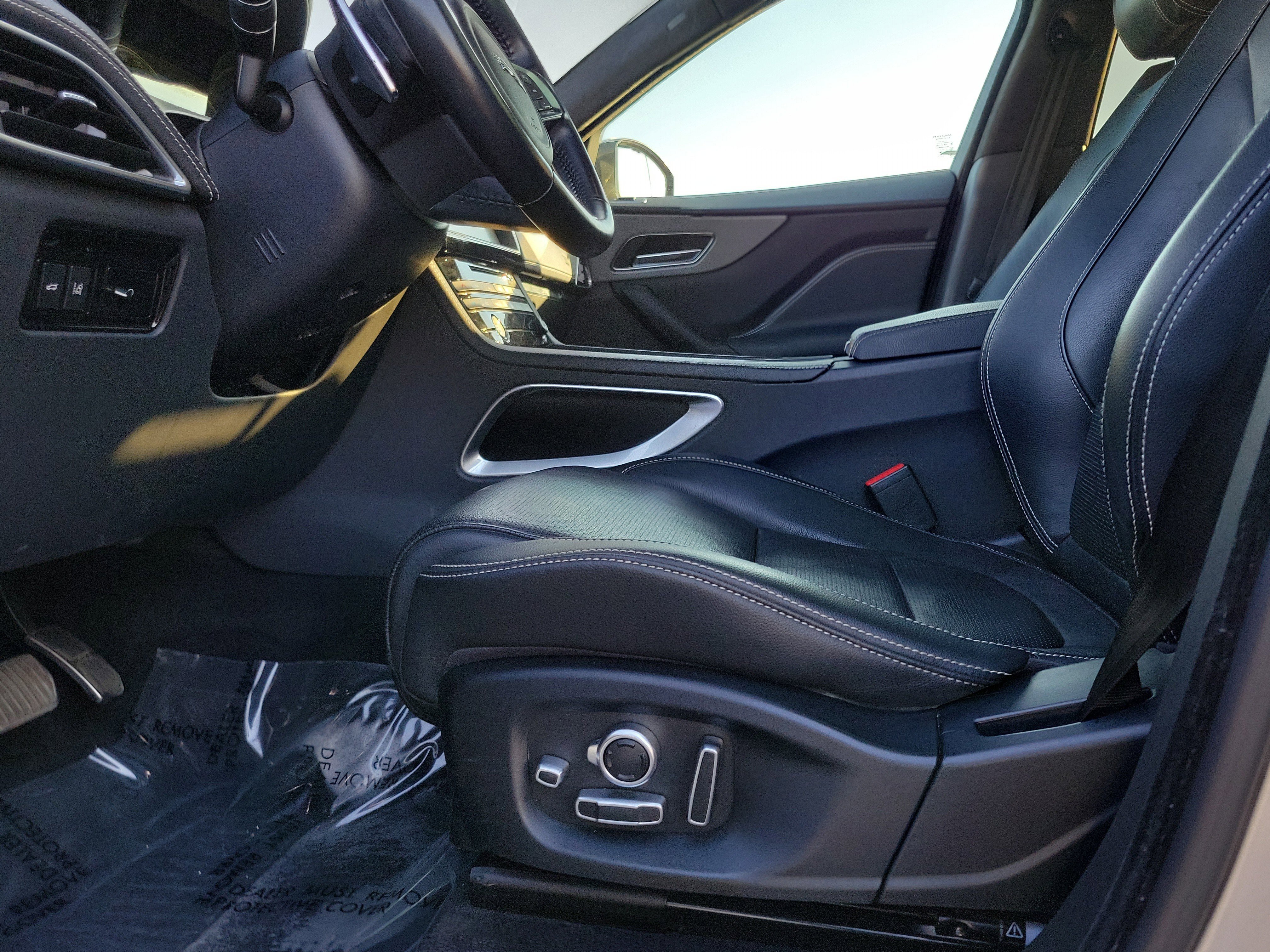 Used 2018 Jaguar F-PACE S image 16