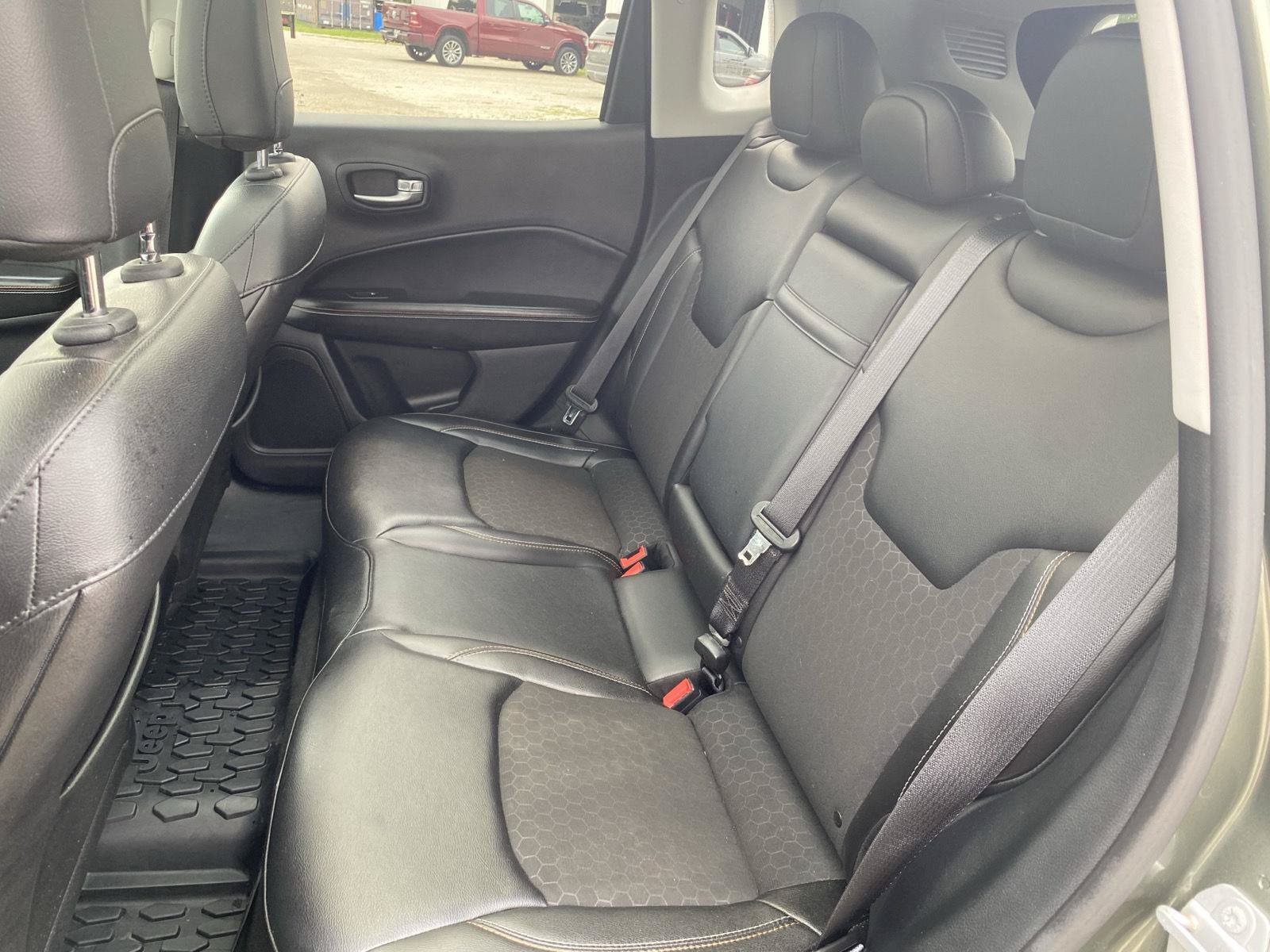 Used 2018 Jeep Compass Latitude w/ Popular Equipment Group FWD image 26