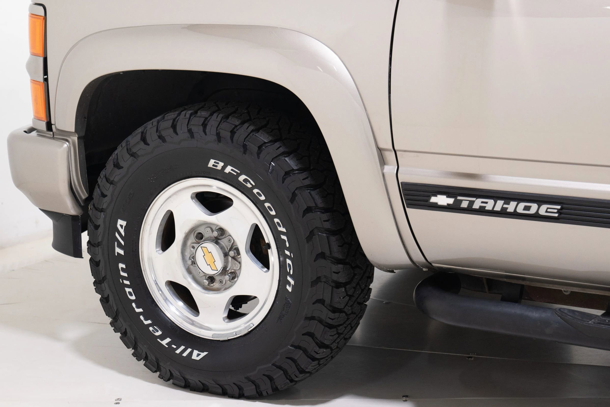 Used 2000 Chevrolet Tahoe Z71 w/ Comfort & Security Pkg AWD/4WD image 83