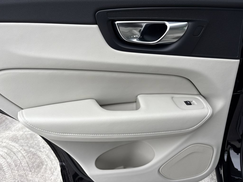 New 2026 Volvo XC60 T8 Ultra AWD/4WD image 16