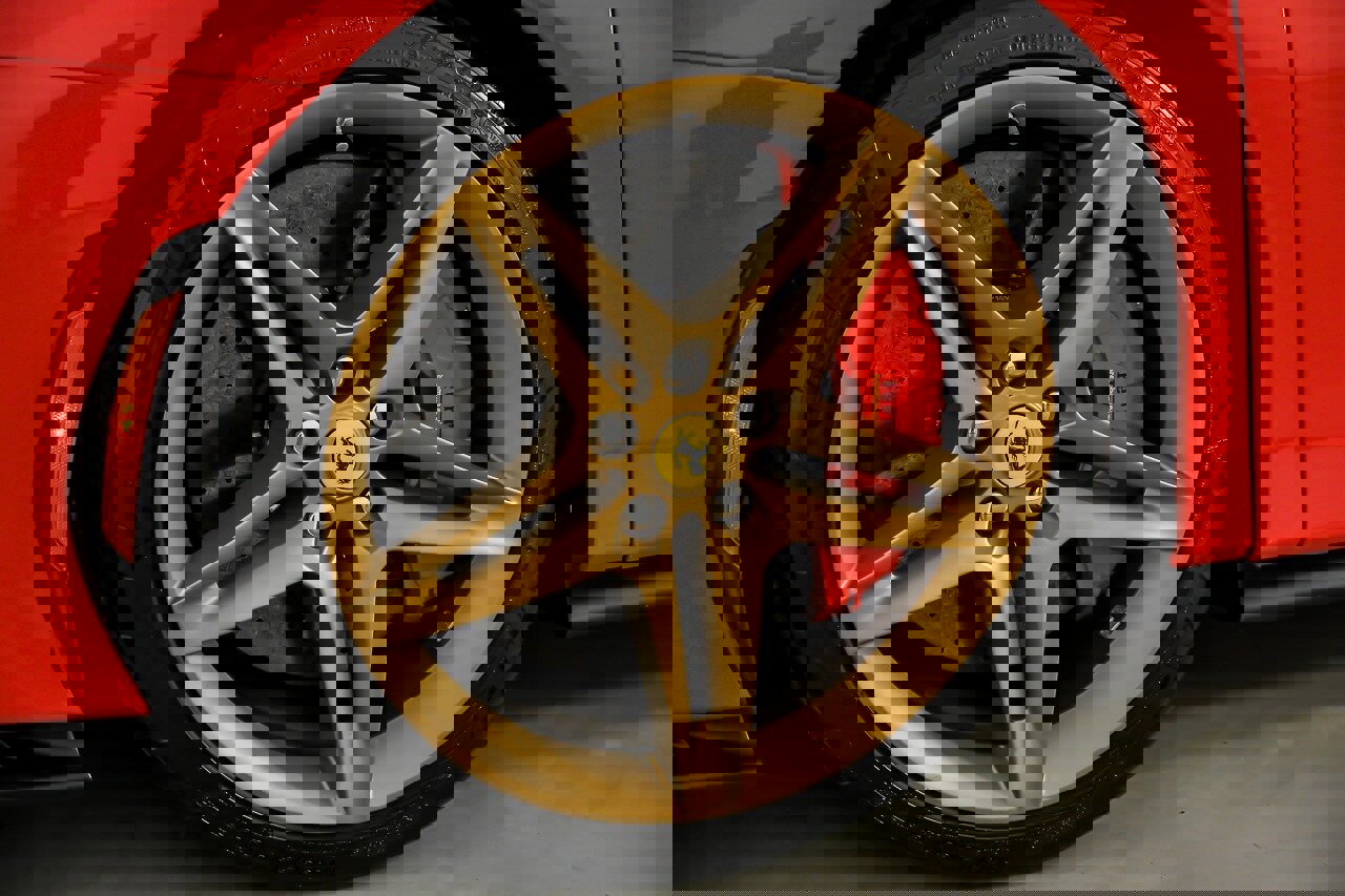 Used 2022 Ferrari SF90 Spider image 18