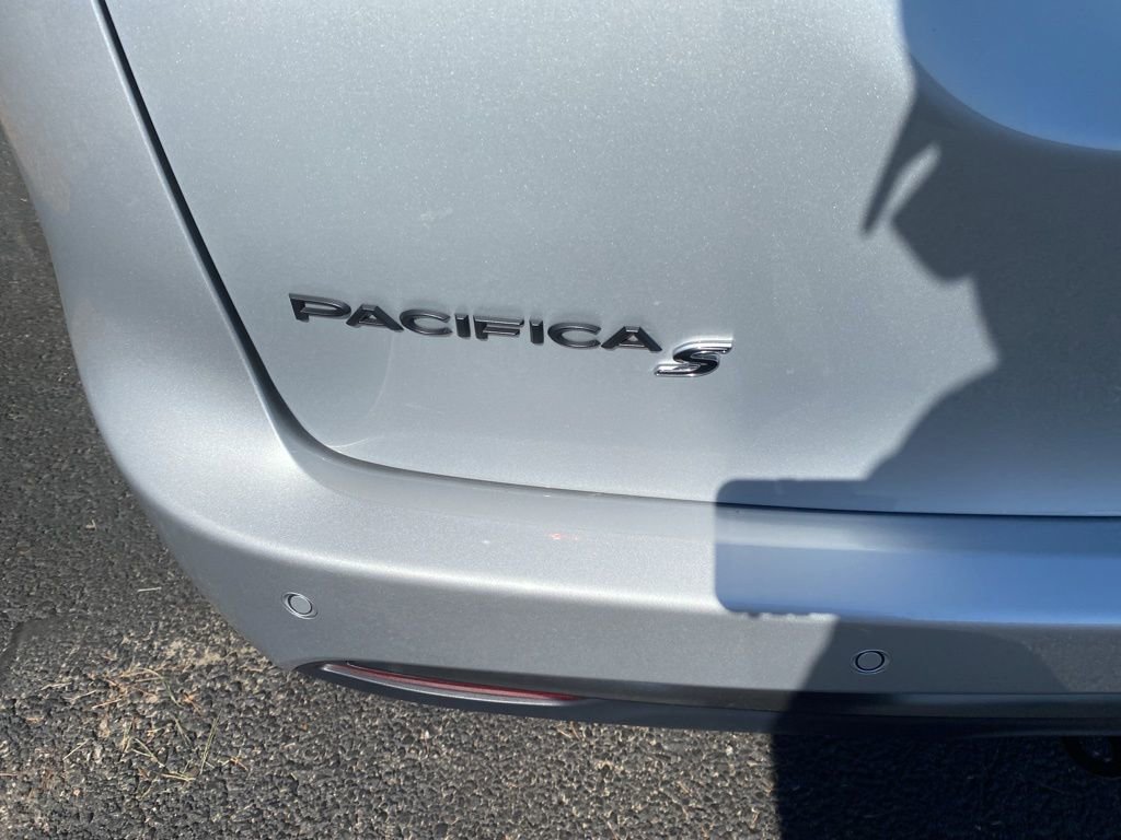 New 2026 Chrysler Pacifica Limited w/ S Appearance Package image 10