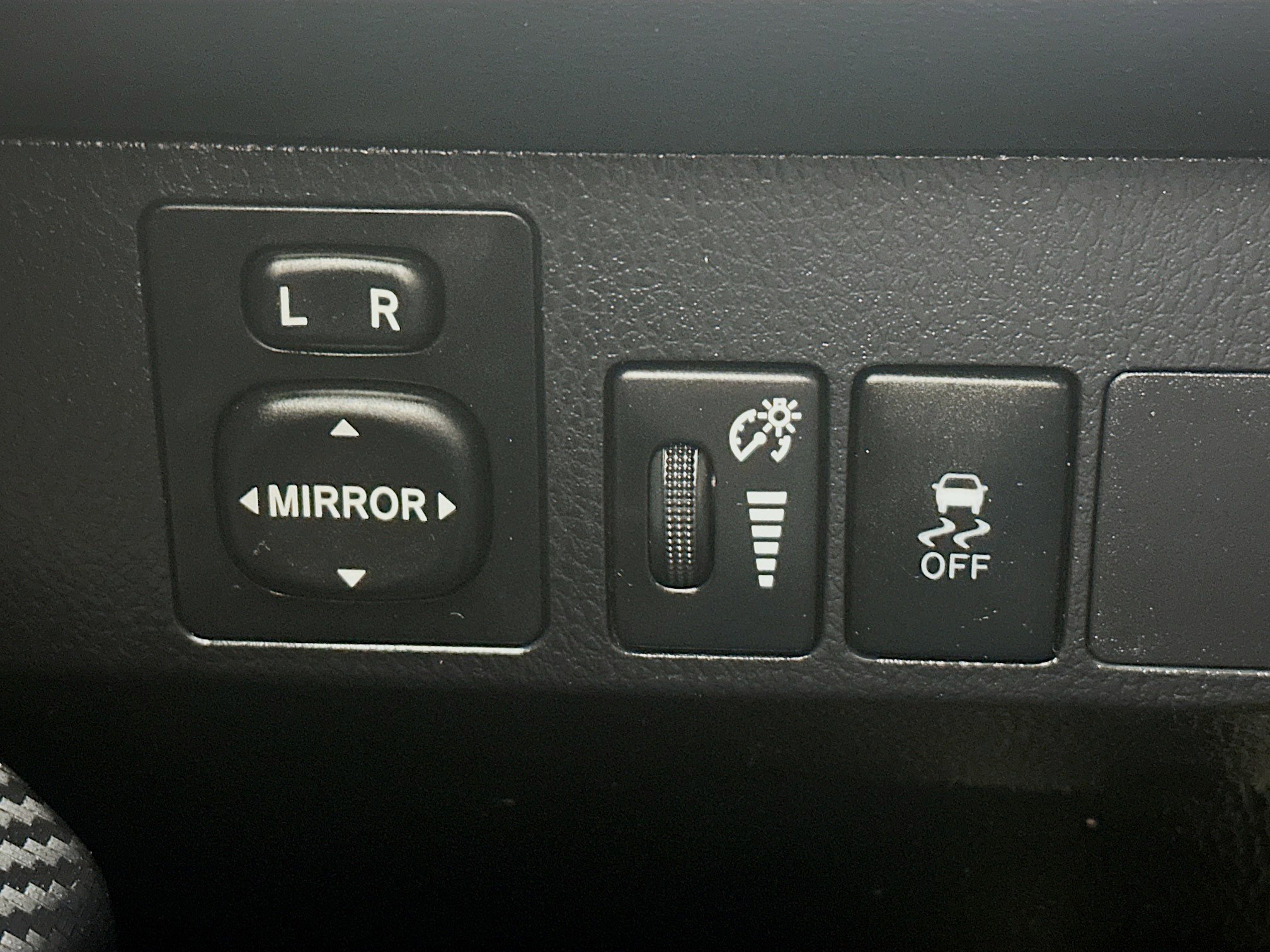 Used 2015 Toyota RAV4 XLE image 16