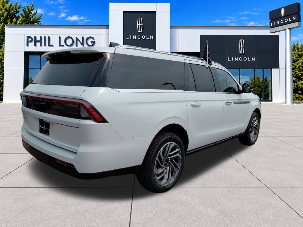 New 2026 Lincoln Navigator L Reserve AWD/4WD image 9